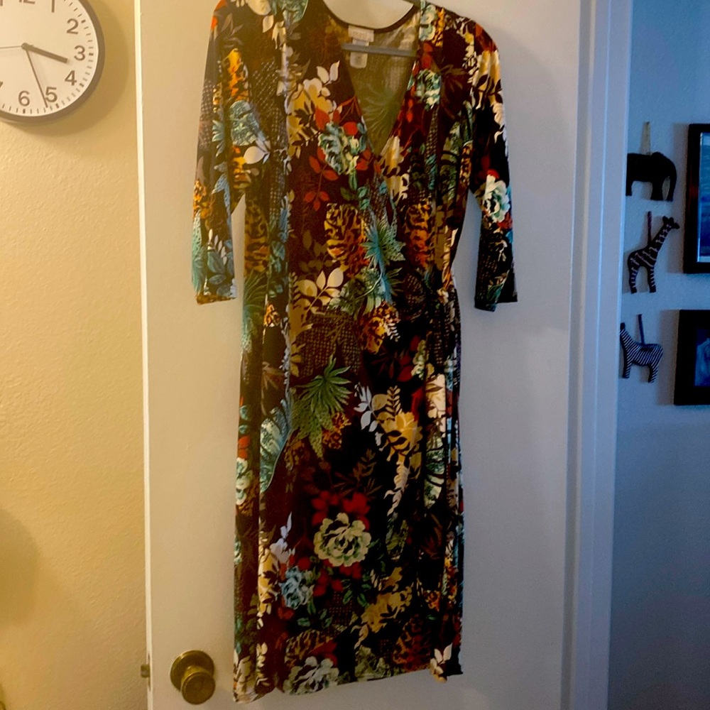 Wrap dress w/full inside dress. 3-4 sleeve, nice semi formal, hand wash/hang dry